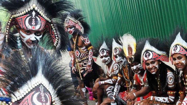 Mengenal Tari Sajojo: Sejarah, Properti, Makna Dan Fungsi.