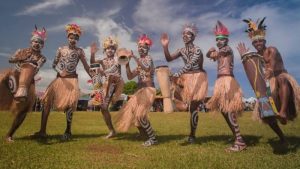 Properti Tari sajojo