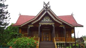 rumah adat bengkulu